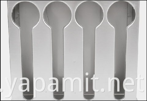 Spoon slot